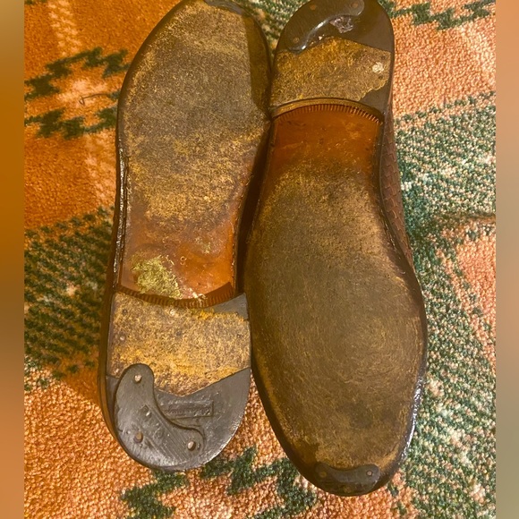 Salvatore Ferragamo loafers. Brown. Size 9.